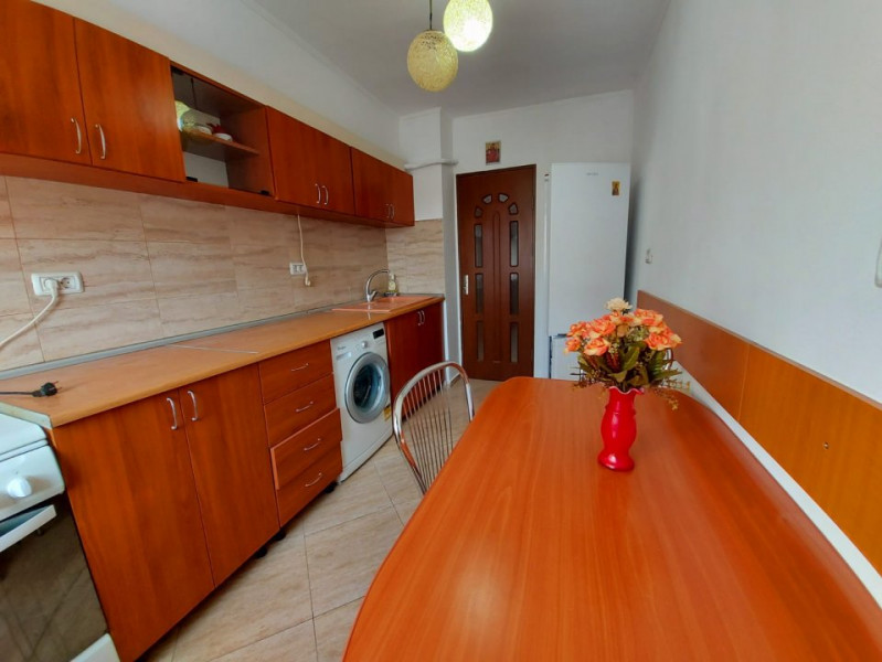 Constanta - Dacia - apartament 2 camere decomandate, mobilat si utilat