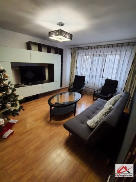 Dacia - apartament 3 camere decomandate