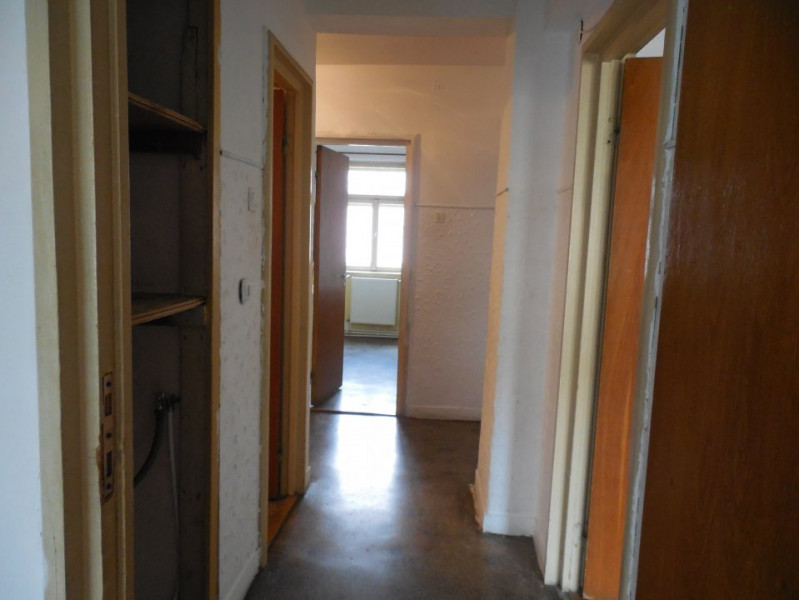  Constanta - Ultracentral - apartament 3 camere decomandate