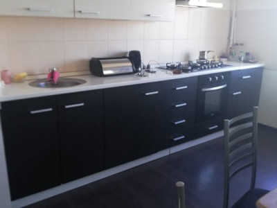 Constanta - Poarta 6 - apartament 3 camere decomandat