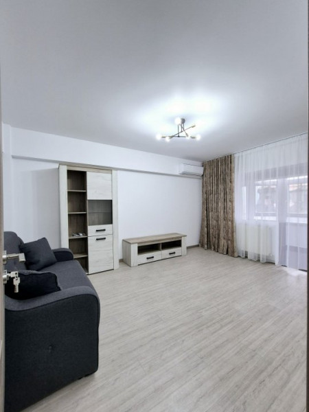 Piata Ovidiu - vedere la mare - apartament de protocol