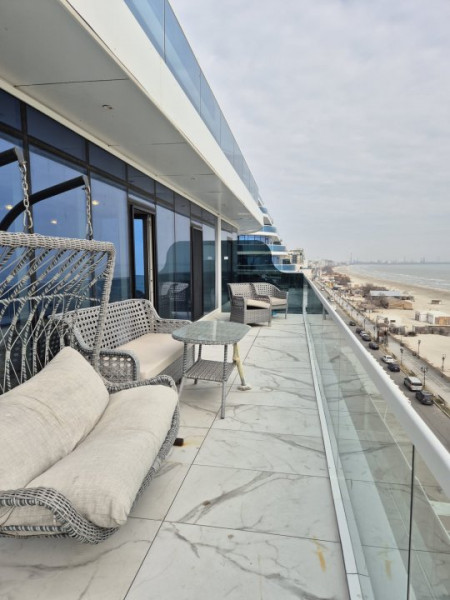 Mamaia - WHITE TITANIC- apartament spectaculos la malul marii