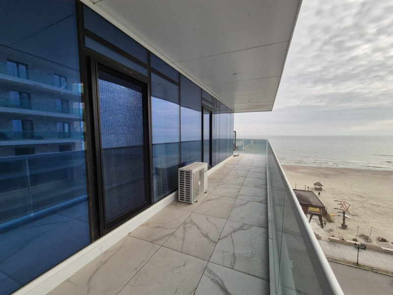 Mamaia - WHITE TITANIC- apartament spectaculos la malul marii