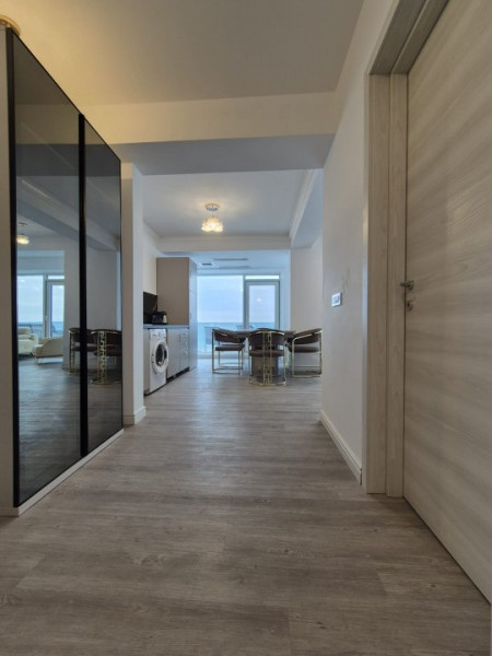 Mamaia - WHITE TITANIC- apartament spectaculos la malul marii