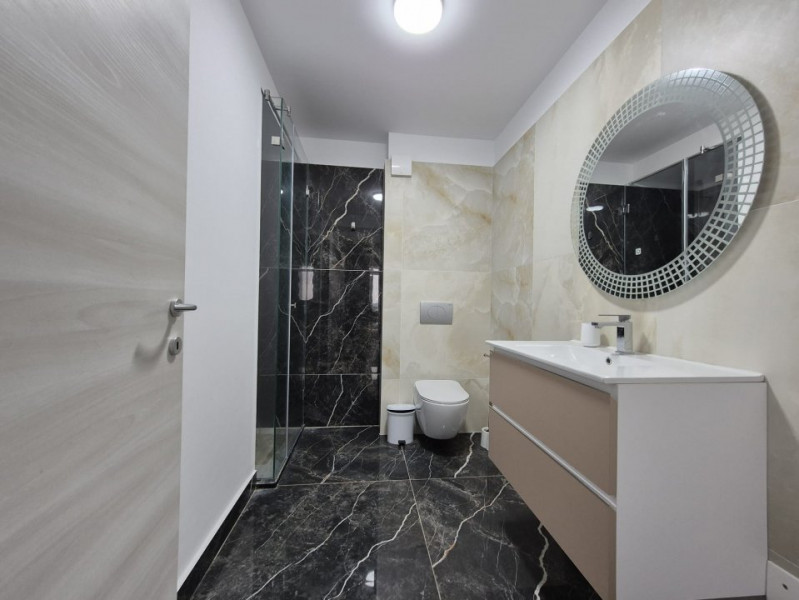 Mamaia - WHITE TITANIC- apartament spectaculos la malul marii
