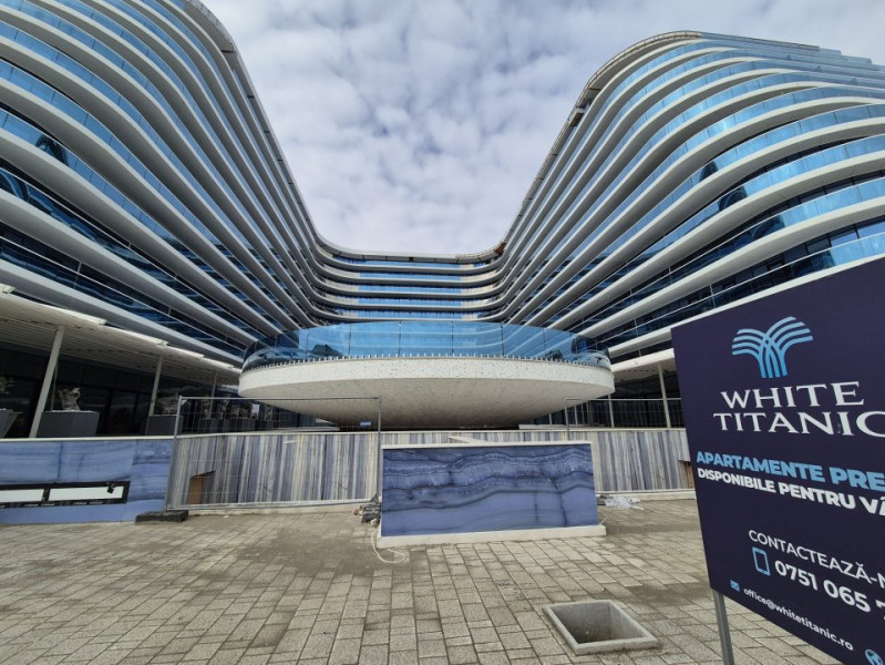 Mamaia - WHITE TITANIC- apartament spectaculos la malul marii
