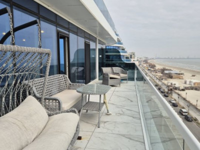 Mamaia - WHITE TITANIC- apartament spectaculos la malul marii