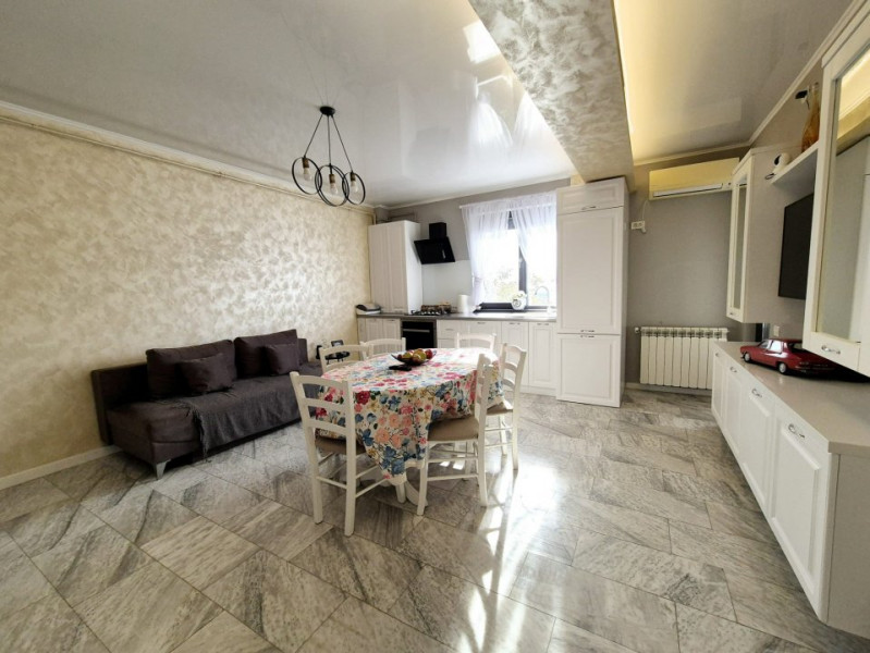 KM 5 - Veterani - 2 camere in bloc nou