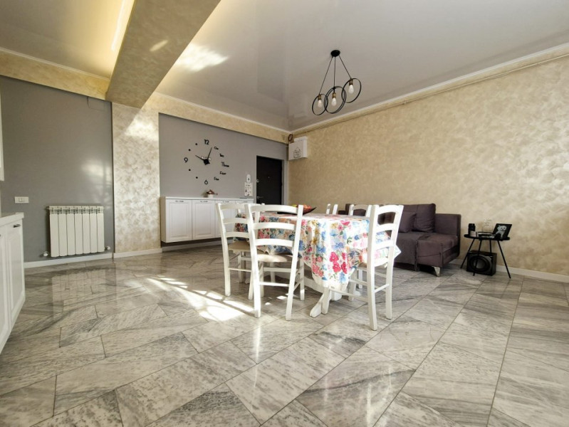 KM 5 - Veterani - 2 camere in bloc nou