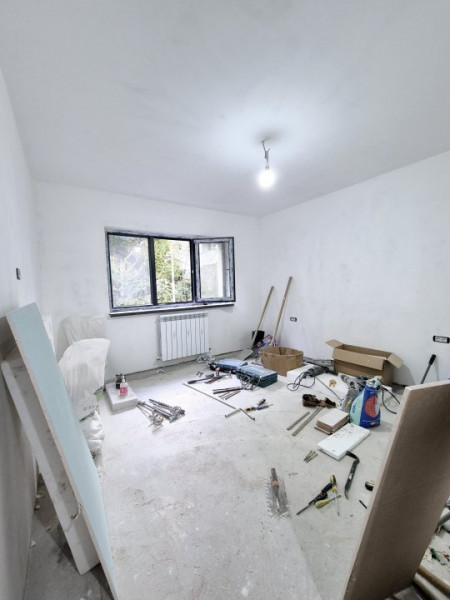 Dacia - Farmacris - 3 camere renovat in totalitate