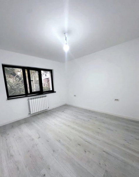 Dacia - Farmacris - 3 camere renovat in totalitate