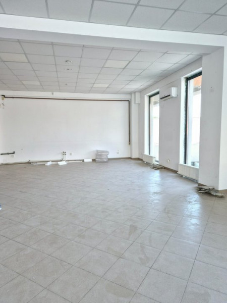Dezrobirii - Spatiu comercial pretabil diverse activitati