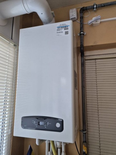 Casa de Cultura - 2 camere decomandate , etaj 1