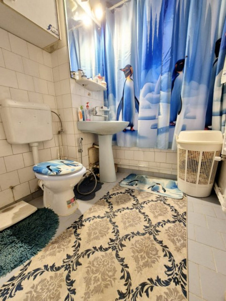 Casa de Cultura - 2 camere decomandate , etaj 1