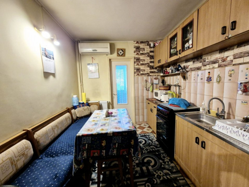 Casa de Cultura - 2 camere decomandate , etaj 1