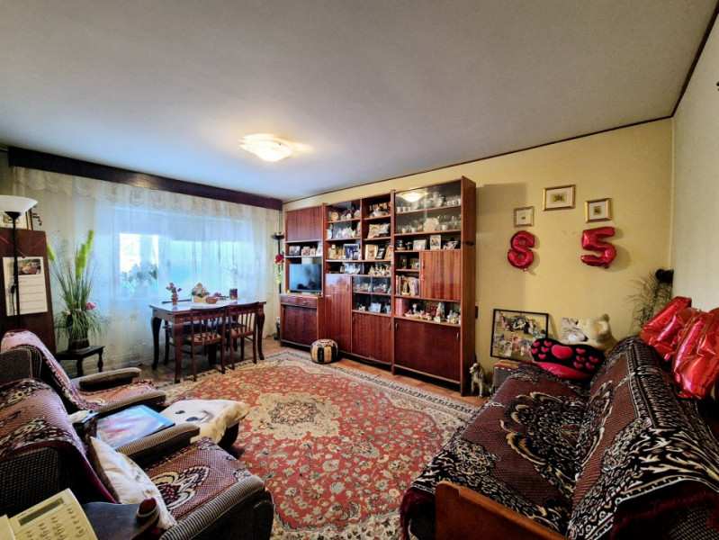 Casa de Cultura - 2 camere decomandate , etaj 1