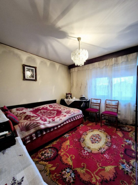 Casa de Cultura - 2 camere decomandate , etaj 1