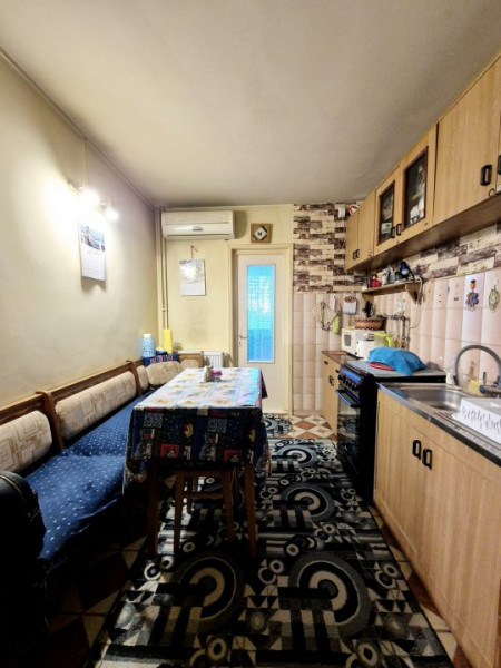 Casa de Cultura - 2 camere decomandate , etaj 1