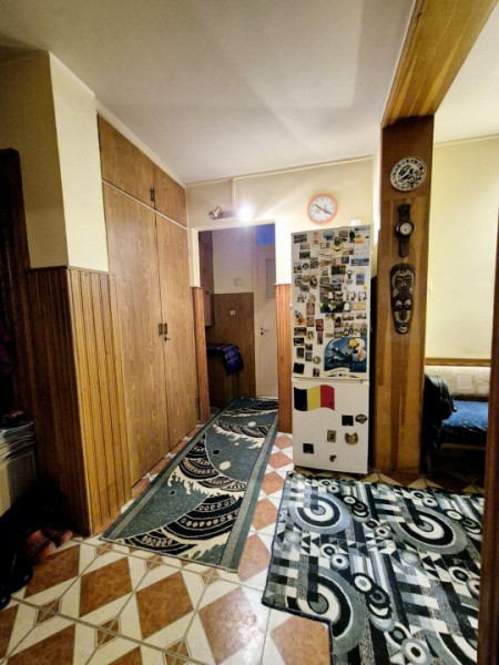 Casa de Cultura - 2 camere decomandate , etaj 1