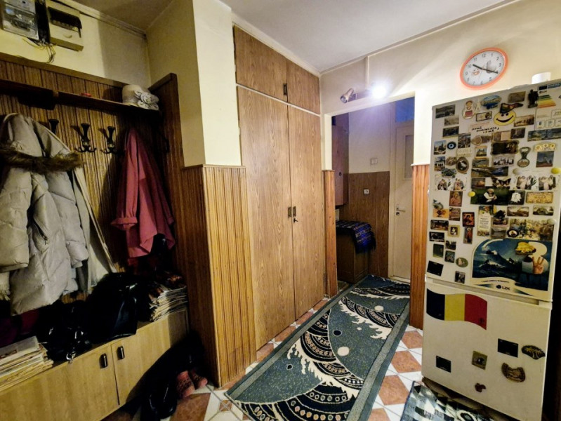 Casa de Cultura - 2 camere decomandate , etaj 1