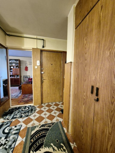 Casa de Cultura - 2 camere decomandate , etaj 1