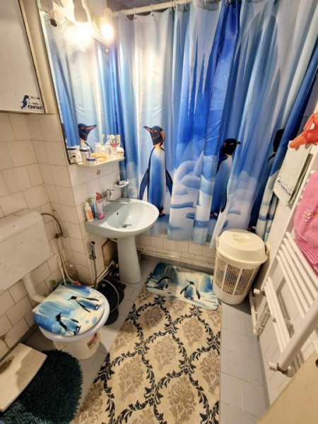 Casa de Cultura - 2 camere decomandate , etaj 1