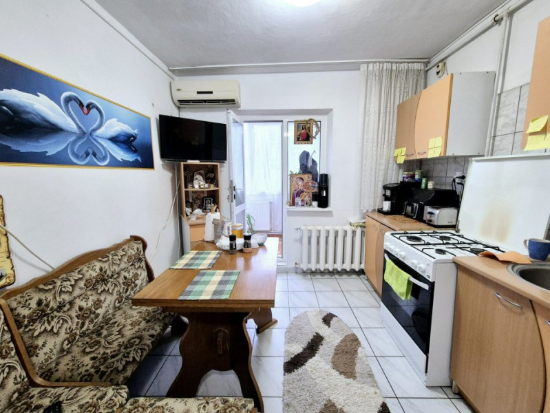 OCAZIE !!! Anda - 2 camere decomandate cu 2 balcoane