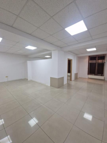 Ultracentral - spatiu birouri - cladire moderna