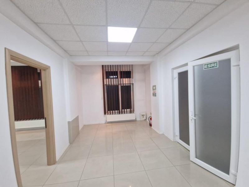 Ultracentral - spatiu birouri - cladire moderna