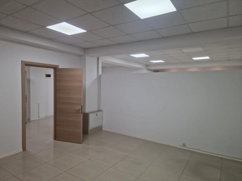 Ultracentral - spatiu birouri - cladire moderna