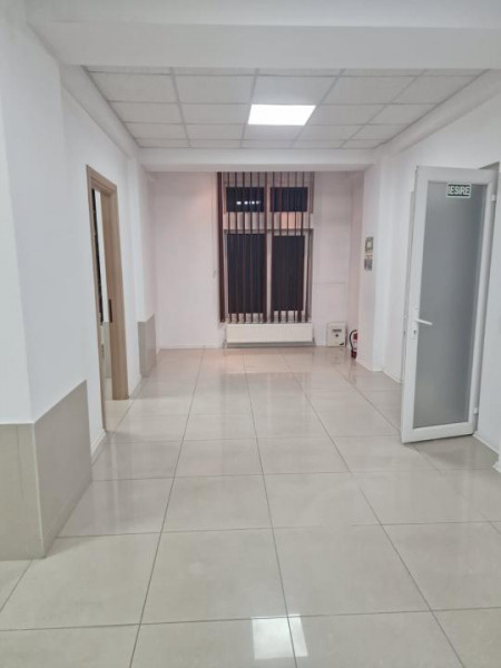 Ultracentral - spatiu birouri - cladire moderna