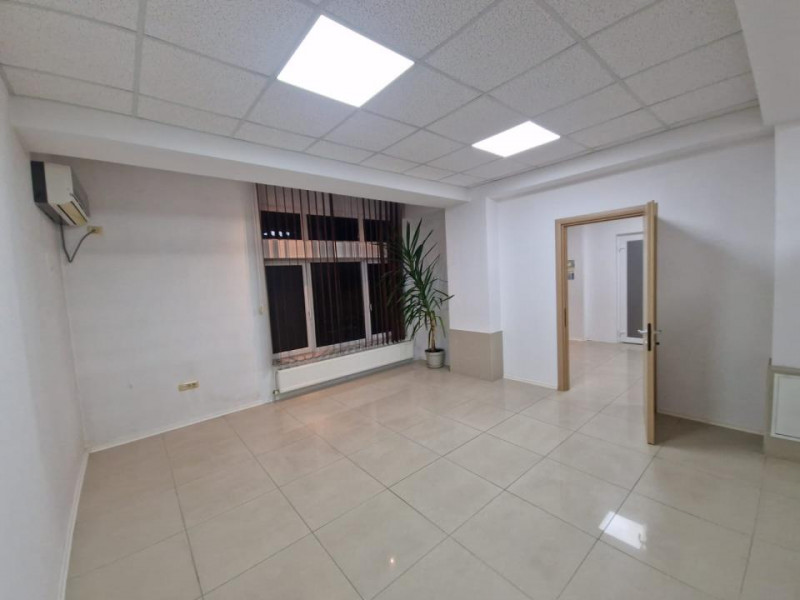 Ultracentral - spatiu birouri - cladire moderna