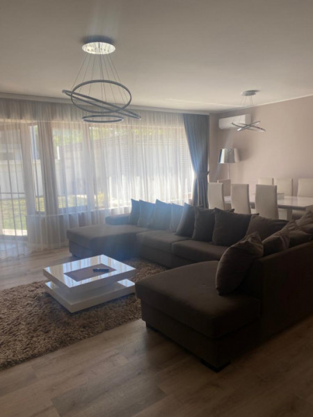 Mamaia Nord - Vila tip duplex P+2 , pe partea marii , la doi pasi de plaja