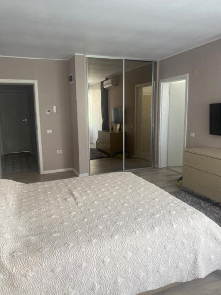 Mamaia Nord - Vila tip duplex P+2 , pe partea marii , la doi pasi de plaja