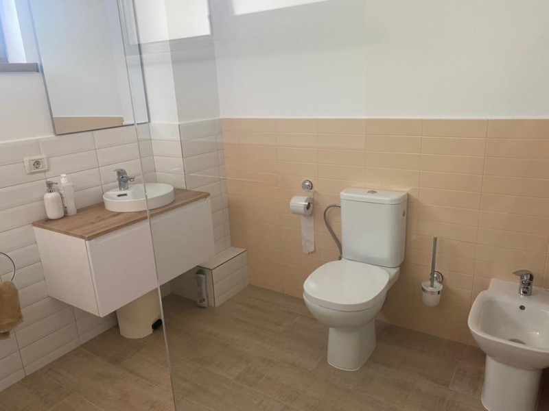 Mamaia Nord - Vila tip duplex P+2 , pe partea marii , la doi pasi de plaja