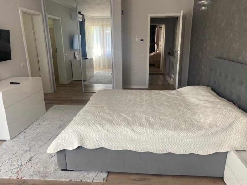 Mamaia Nord - Vila tip duplex P+2 , pe partea marii , la doi pasi de plaja