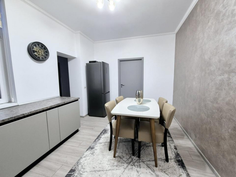 Ultracentral - Etaj de vila cu intrare si curte separata