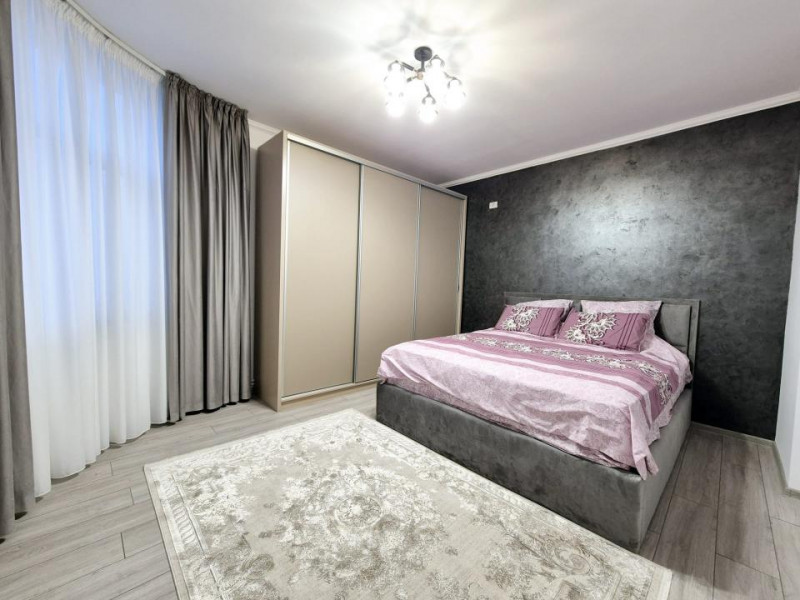 Ultracentral - Etaj de vila cu intrare si curte separata