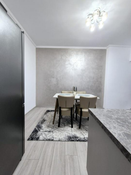 Ultracentral - Etaj de vila cu intrare si curte separata