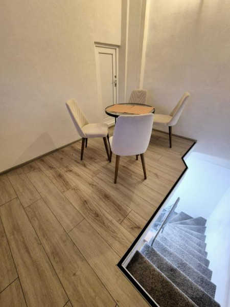 Ultracentral - Etaj de vila cu intrare si curte separata