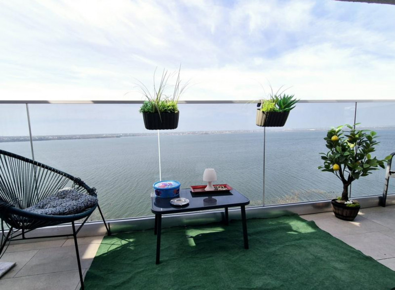 Mamaia - REX - apartament cu terasa si vedere panoramica pe lac