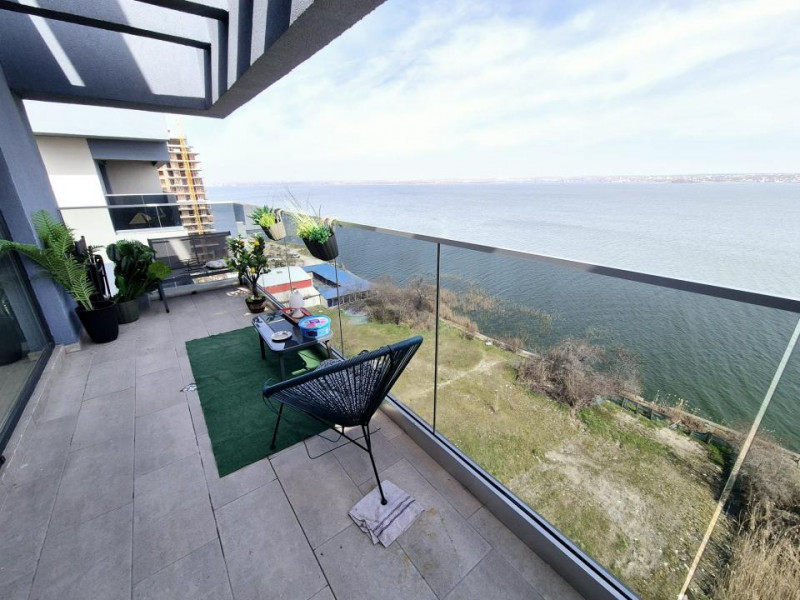 Mamaia - REX - apartament cu terasa si vedere panoramica pe lac