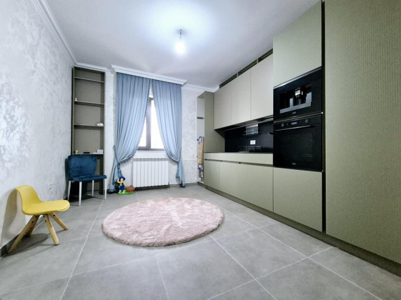 Valu lui Traian - zona linistita - casa moderna cu dotari de lux