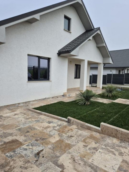 Valu lui Traian - zona linistita - casa moderna cu dotari de lux