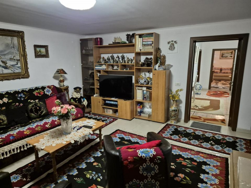 Centru - Piata Grivitei - casa