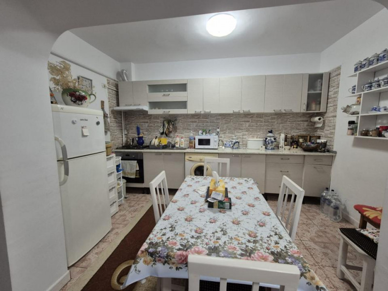 Centru - Piata Grivitei - casa