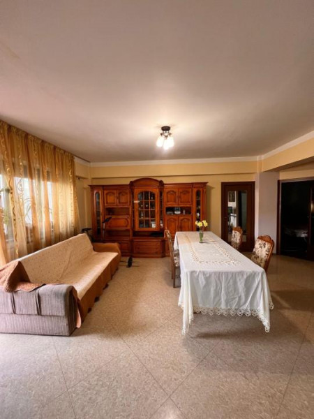 Compozitori - apartament cu potential imens