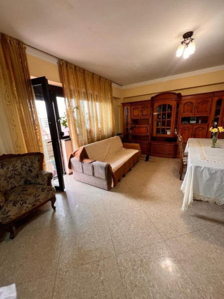 Compozitori - apartament cu potential imens