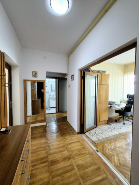 Piata Ovidiu-Comandamentul Marinei-apartament cu farmec aparte si vedere la mare