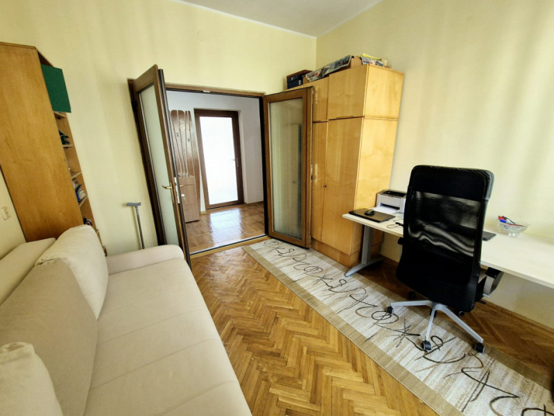 Piata Ovidiu-Comandamentul Marinei-apartament cu farmec aparte si vedere la mare